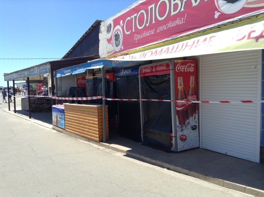 На Большом Утрише отдыхающих лишили воды, еды и развлечений На Большом Утрише отдыхающих лишили воды, еды и развлечений