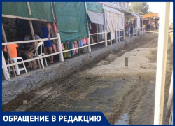 На Гостевом проезде в Джемете под Анапой выкопали ров для отвода воды, а закопать забыли? На Гостевом проезде в Джемете под Анапой выкопали ров для отвода воды, а закопать забыли?