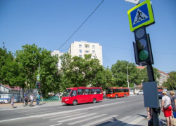 Почему улицы Астраханская, Владимирская и Гребенская в Анапе называются именно так? Почему улицы Астраханская, Владимирская и Гребенская в Анапе называются именно так?