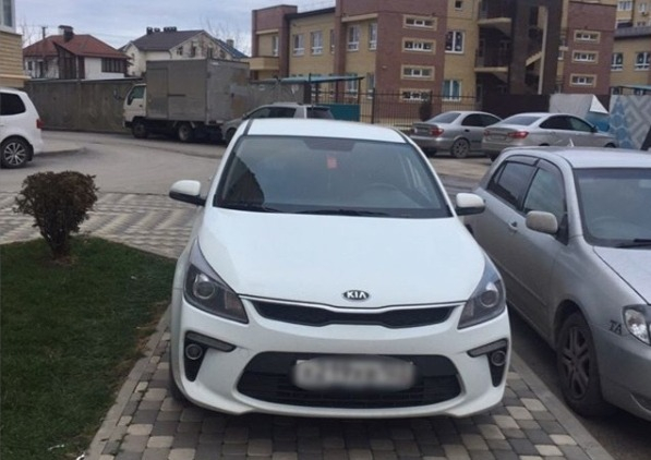 В Анапе полицейские оштрафовали двух автохамов В Анапе полицейские оштрафовали двух автохамов