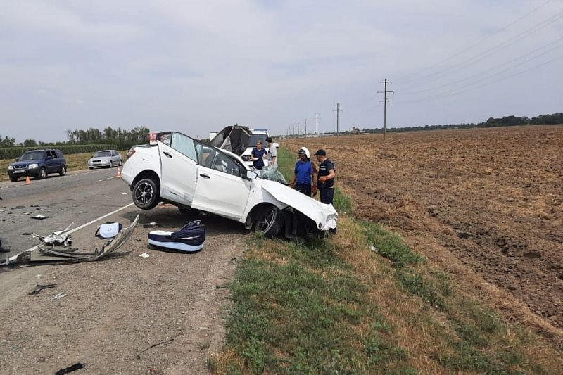 В ДТП на трассе Славянск-на-Кубани-Анапа, муж с женой погибли, младенец остался жив В ДТП на трассе Славянск-на-Кубани-Анапа, муж с женой погибли, младенец остался жив