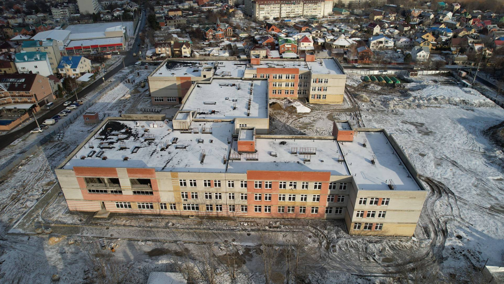Школа в Анапе на 1100 мест по ул. Спортивной в микрорайоне Алексеевский готова на 65%