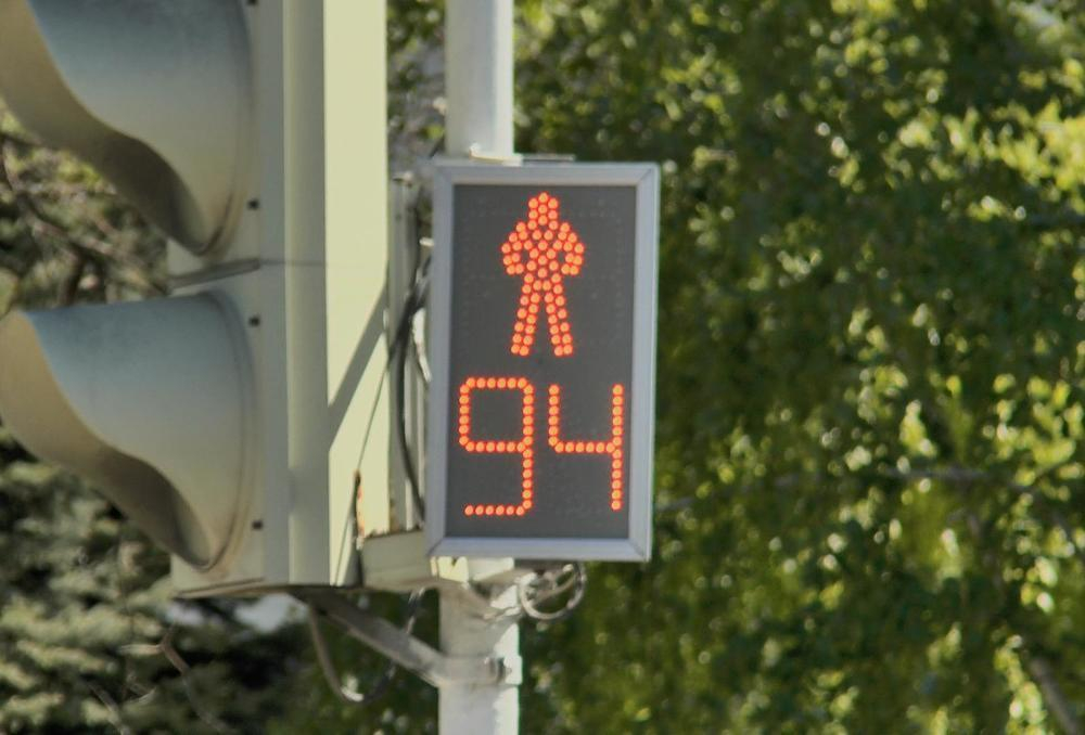 94 секунды: на «зебре» в Анапе пешеходам придётся дольше ожидать зелёного света