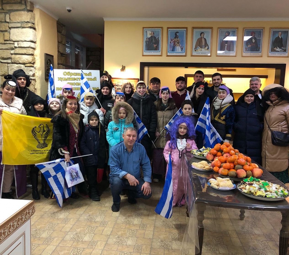 Жителей анапского села Витязево поздравили с Новым годом Понтийские греки