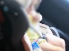 Детей на жаре оставили одних в закрытой машине в Анапе
