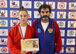 Анапчанка Елизавета Матвеева победила на первенстве ЮФО по самбо
