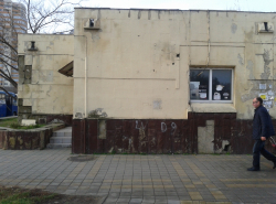 Кто  догадается, что это за  здание?