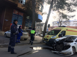 У иномарки морда всмятку!