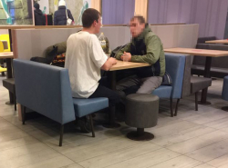 В детском кафе распивать водку! Куда мы катимся?!