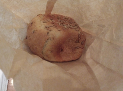 В Анапе наконец-то начали использовать бумажные пакеты для упаковки