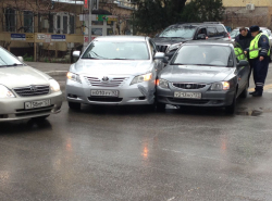 Не проскочил: на перекрёстке столкнулись «Хёндай» и «Тойота»