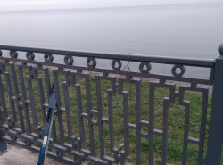 Антивандальные ограждения не справляются