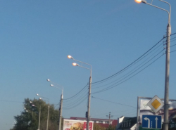 Ещё светло, а на Анапском шоссе уже фонари горят