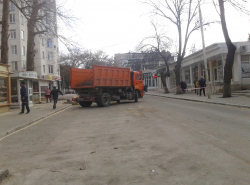 ул. Краснозелёных перекрыта возле рынка