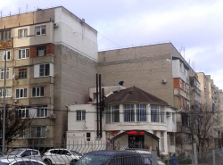 Когда кровлю менять лучше: в мокрую или сухую погоду?