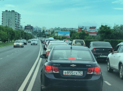 Из города теперь летим, а в город пробка начинается от самого Довиля