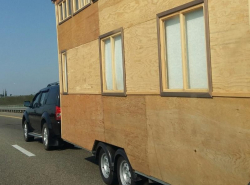 На море со своим нет не самоваром, а с домом