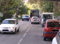 Машин понаставили-мусоровоз утром проехать не может по Тургенева