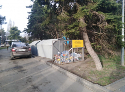 В центре Анапы  появился новый контейнер для пластика