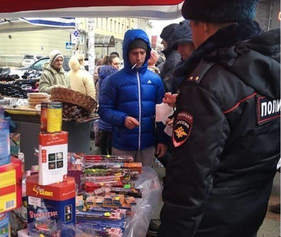 В Анапе ловят нелегальных продавцов фейерверков и проверяют магазины пиротехники